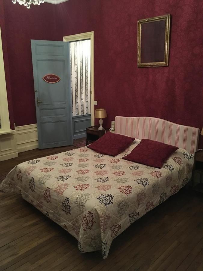 Hotel Le Manoir de La Gravière à Mouzon  Extérieur photo